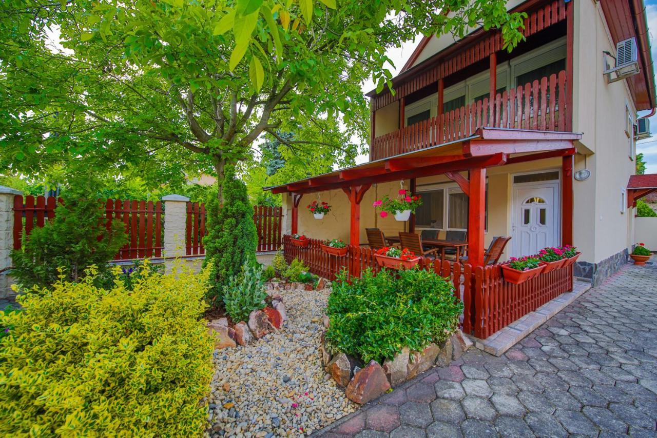 Mária Apartman Hajduszoboszlo Exterior foto